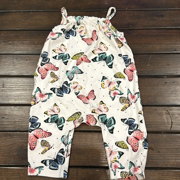 Butterfly romper 3-6M - Picture 2 of 2
